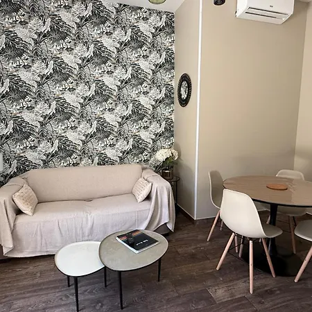 A Casa Corbaia 40 M2, Jardin Prive, Parking, Proche Centre Et 40 M2, Private Garden Parking Near Town Center And Sea Port And Airport * باستيا