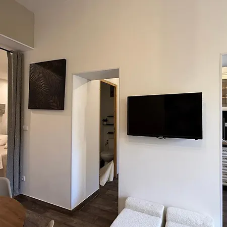 A Casa Corbaia 40 M2, Jardin Prive, Parking, Proche Centre Et 40 M2, Private Garden Parking Near Town Center And Sea Port And Airport شقة *