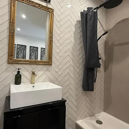 Apartment A Casa Corbaia 40 M2, Jardin Prive, Parking, Proche Centre Et 40 M2, Private Garden Parking Near Town Center And Sea Port And Airport *