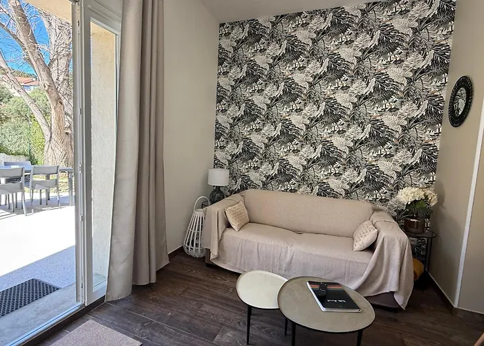 A Casa Corbaia 40 M2, Jardin Prive, Parking, Proche Centre Et 40 M2, Private Garden Parking Near Town Center And Sea Port And Airport *