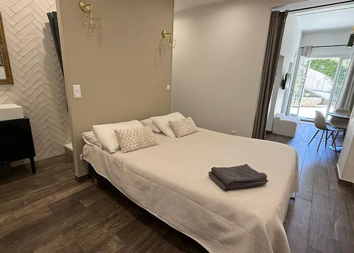 A Casa Corbaia 40 M2, Jardin Prive, Parking, Proche Centre Et 40 M2, Private Garden Parking Near Town Center And Sea Port And Airport باستيا