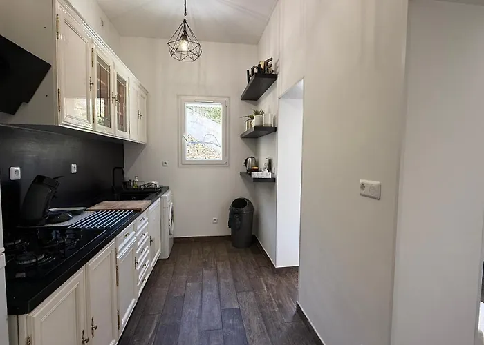 A Casa Corbaia 40 M2, Jardin Prive, Parking, Proche Centre Et 40 M2, Private Garden Parking Near Town Center And Sea Port And Airport Apartmán *